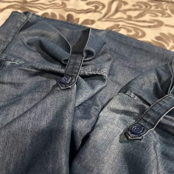 ~Denim Lapel Shacket w/Button Down Closure & Breasted Pockets~ - Picture 8 of 9